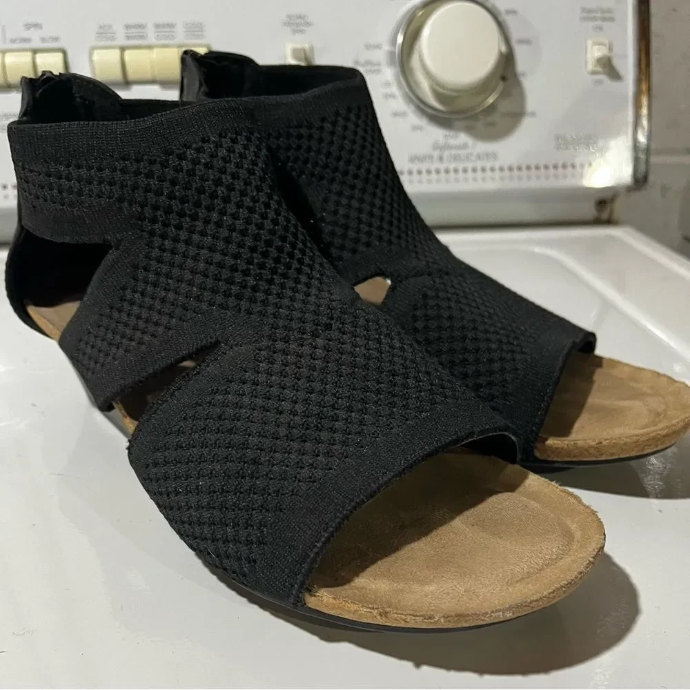 Rosiee black wedge sandals size 6.5